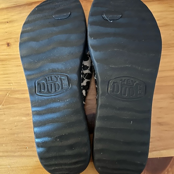 Hey Dude flip flops - Picture 3 of 3